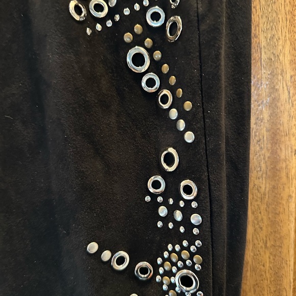Luxe moda brushed suede like pants with studs - Picture 2 of 4